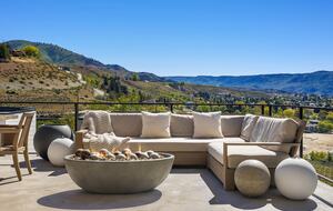 Spa Haven with Panoramic Lake Chelan Views - Chelan, Washington