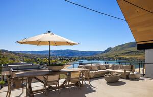Spa Haven with Panoramic Lake Chelan Views - Chelan, Washington
