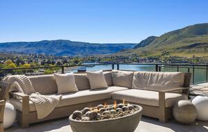 Spa Haven with Panoramic Lake Chelan Views - Chelan, Washington