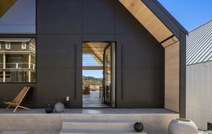 Spa Haven with Panoramic Lake Chelan Views - Chelan, Washington