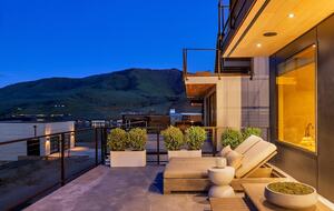 Spa Haven with Panoramic Lake Chelan Views - Chelan, Washington