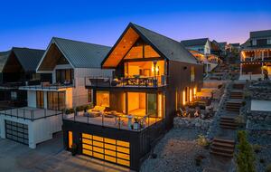 Spa Haven with Panoramic Lake Chelan Views - Chelan, Washington