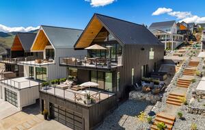 Spa Haven with Panoramic Lake Chelan Views - Chelan, Washington