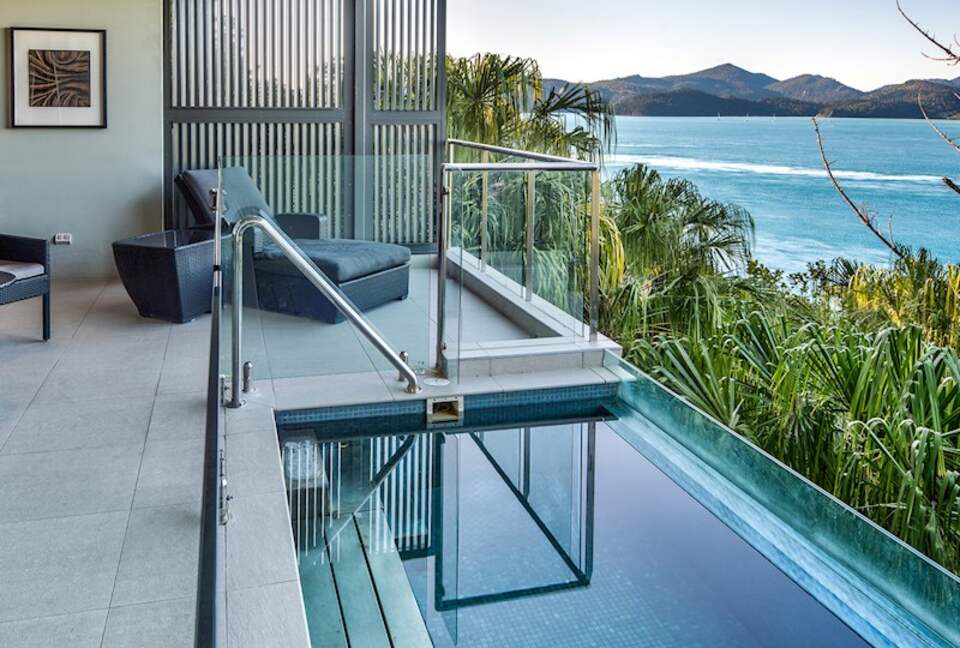 Contemporary Island Elegance with Private Plunge Pool - Hamilton Island, Australia