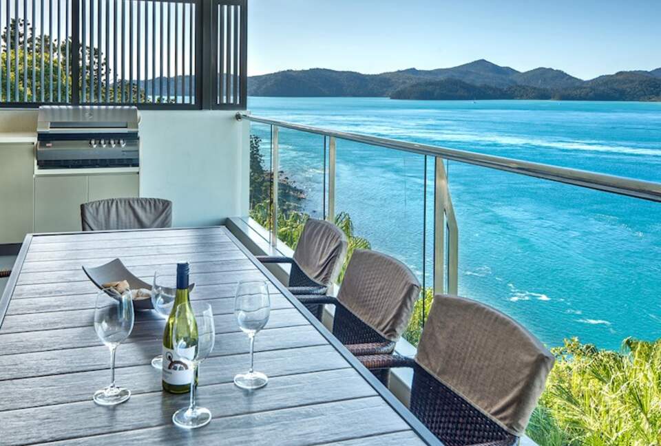 Contemporary Island Elegance with Private Plunge Pool - Hamilton Island, Australia