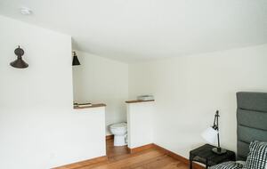 Tranquil Two-Level Retreat on the Shores of Tappen - Tappen, Canada