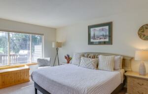 upper level- bedroom 1 with king bed