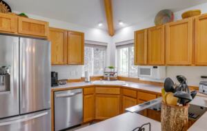 fully equipped kitchen with keurig coffee maker