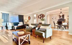 Peaceful Twin Lakes Waterfront Retreat Near Minneapolis - Minneapolis, Minnesota