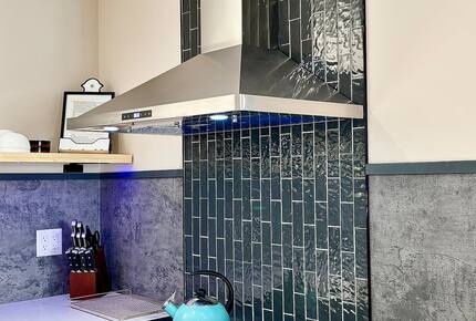 Peaceful Twin Lakes Waterfront Retreat Near Minneapolis - Minneapolis, Minnesota