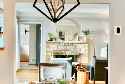 Peaceful Twin Lakes Waterfront Retreat Near Minneapolis - Minneapolis, Minnesota