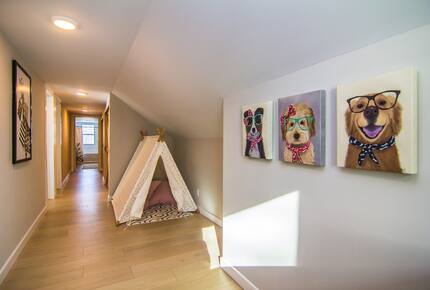 Peaceful Twin Lakes Waterfront Retreat Near Minneapolis - Minneapolis, Minnesota