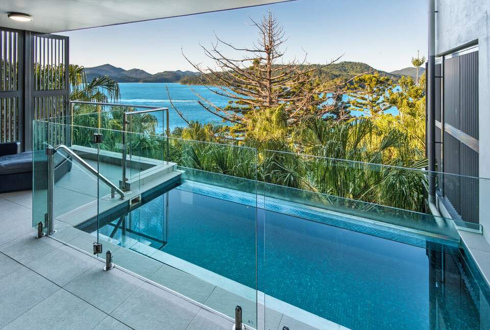 Contemporary Island Elegance with Private Plunge Pool - Hamilton Island, Australia