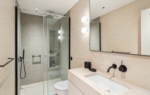 Elegant Multi-Level Townhouse in Prestigious Kensington - London, United Kingdom