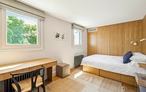 Elegant Multi-Level Townhouse in Prestigious Kensington - London, United Kingdom