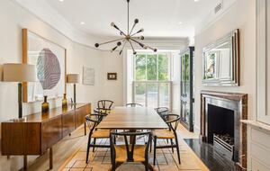 Elegant Multi-Level Townhouse in Prestigious Kensington - London, United Kingdom