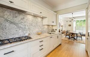 Elegant Multi-Level Townhouse in Prestigious Kensington - London, United Kingdom