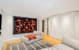 Elegant Multi-Level Townhouse in Prestigious Kensington - London, United Kingdom