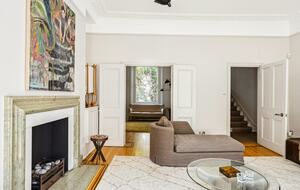 Elegant Multi-Level Townhouse in Prestigious Kensington - London, United Kingdom