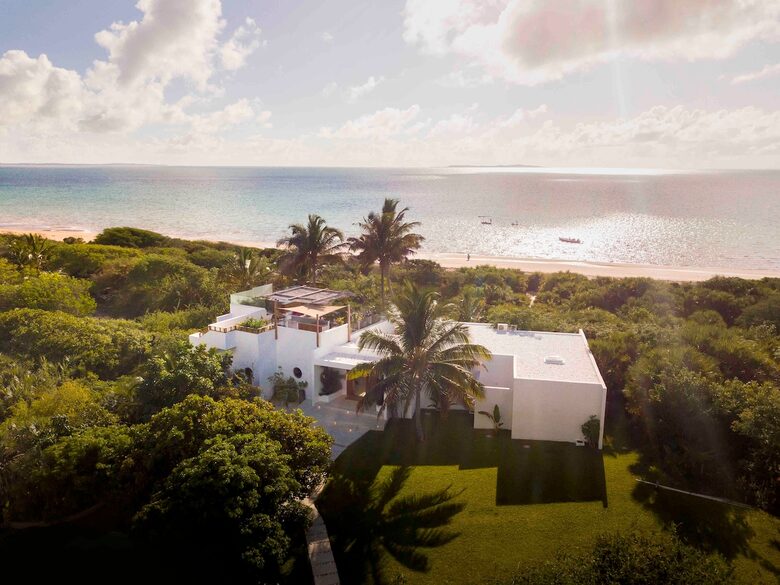 Luxury Oceanfront Villa with Panoramic Bazaruto Archipelago Views - Vilankulos, Mozambique