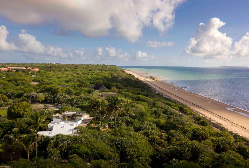 Luxury Oceanfront Villa with Panoramic Bazaruto Archipelago Views - Vilankulos, Mozambique