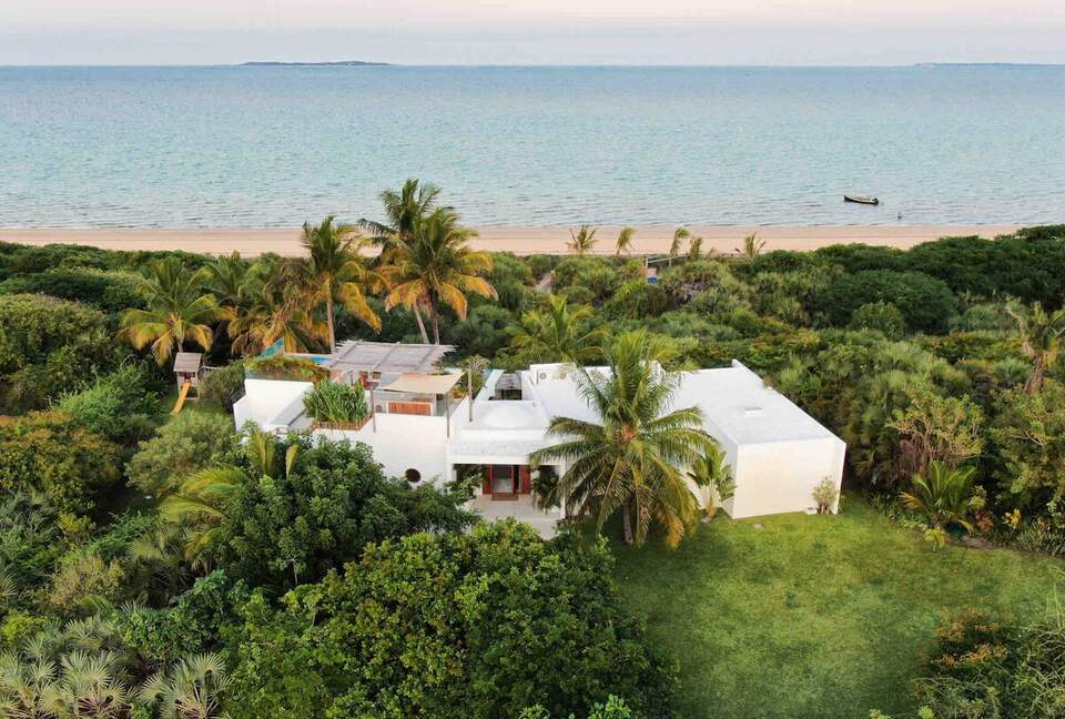 Luxury Oceanfront Villa with Panoramic Bazaruto Archipelago Views - Vilankulos, Mozambique