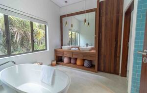 Luxury Oceanfront Villa with Panoramic Bazaruto Archipelago Views - Vilankulos, Mozambique