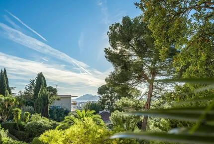 Sophisticated Two-Bedroom Haven in Le Cannet - Le Cannet, France