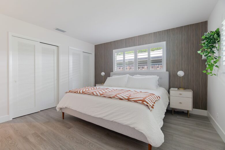 West Palm Bungalow - West Palm Beach, Florida