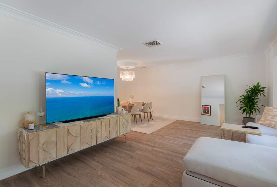 West Palm Bungalow - West Palm Beach, Florida