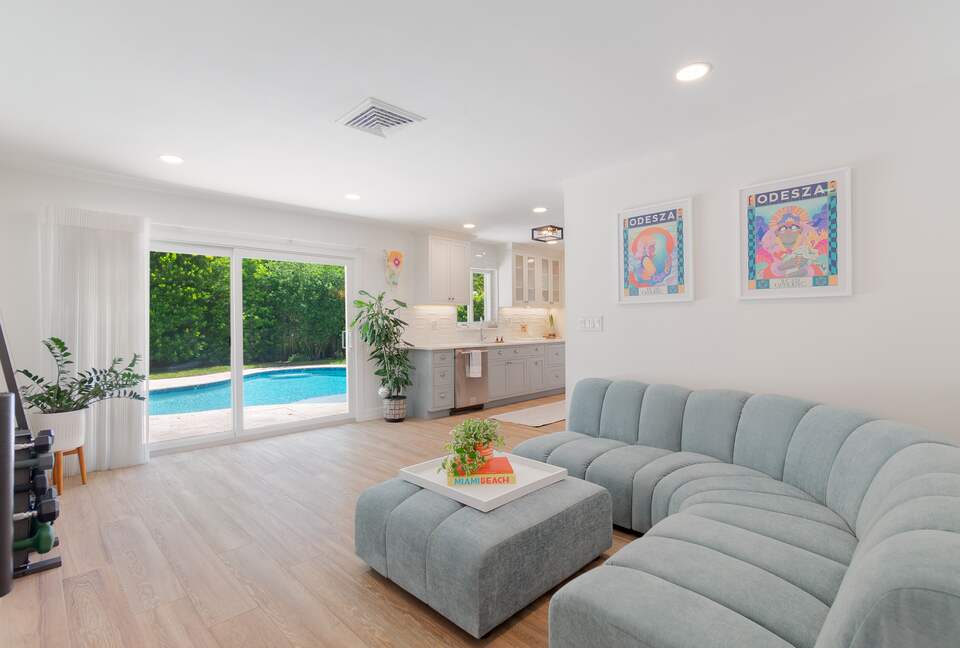 West Palm Bungalow - West Palm Beach, Florida