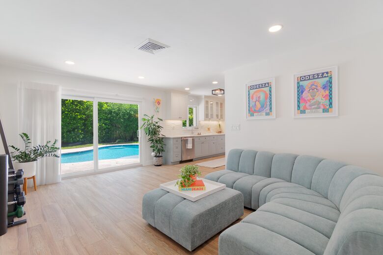 West Palm Bungalow - West Palm Beach, Florida