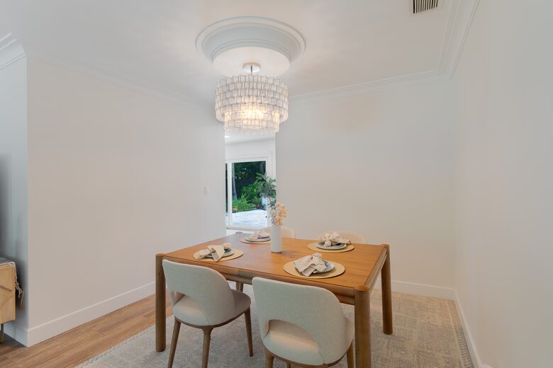 West Palm Bungalow - West Palm Beach, Florida