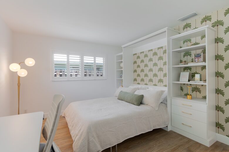 West Palm Bungalow - West Palm Beach, Florida