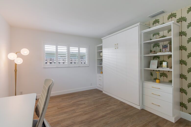 West Palm Bungalow - West Palm Beach, Florida