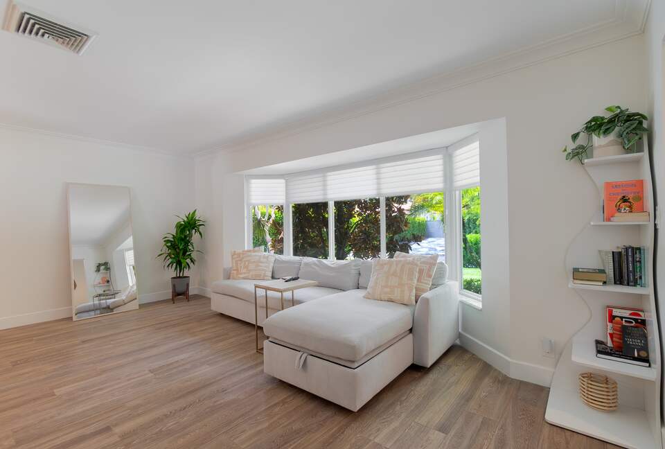 West Palm Bungalow - West Palm Beach, Florida