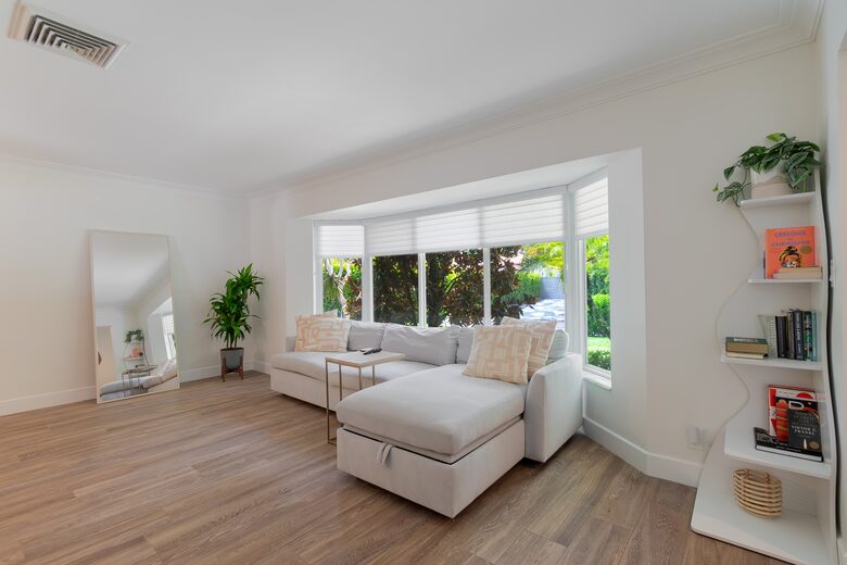 West Palm Bungalow - West Palm Beach, Florida