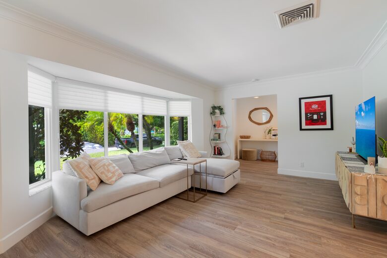 West Palm Bungalow - West Palm Beach, Florida