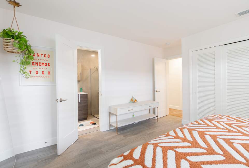 West Palm Bungalow - West Palm Beach, Florida