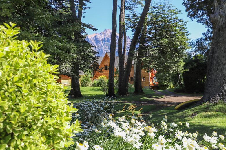 Argentinian Amazement with Boundless Access to Nature and Close to Catedral Skiing! - Bariloche, Argentina