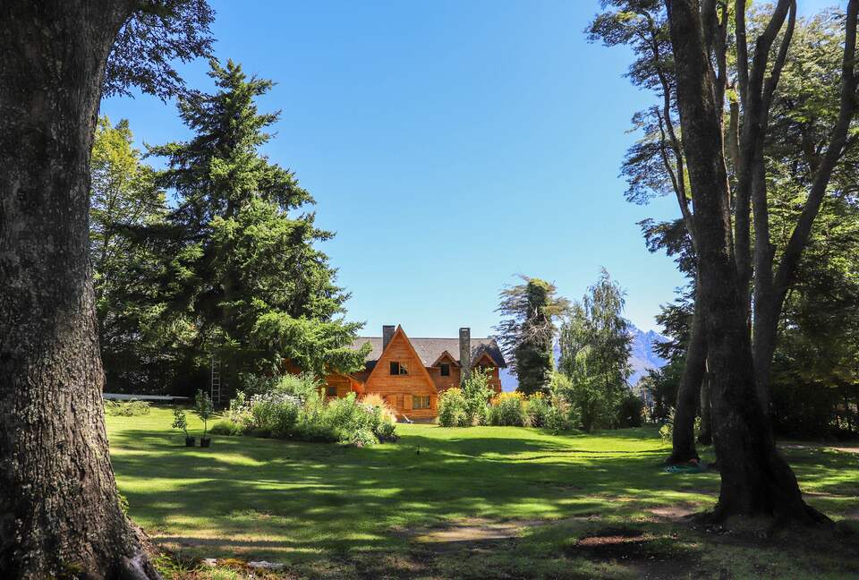 Argentinian Amazement with Boundless Access to Nature and Close to Catedral Skiing! - Bariloche, Argentina