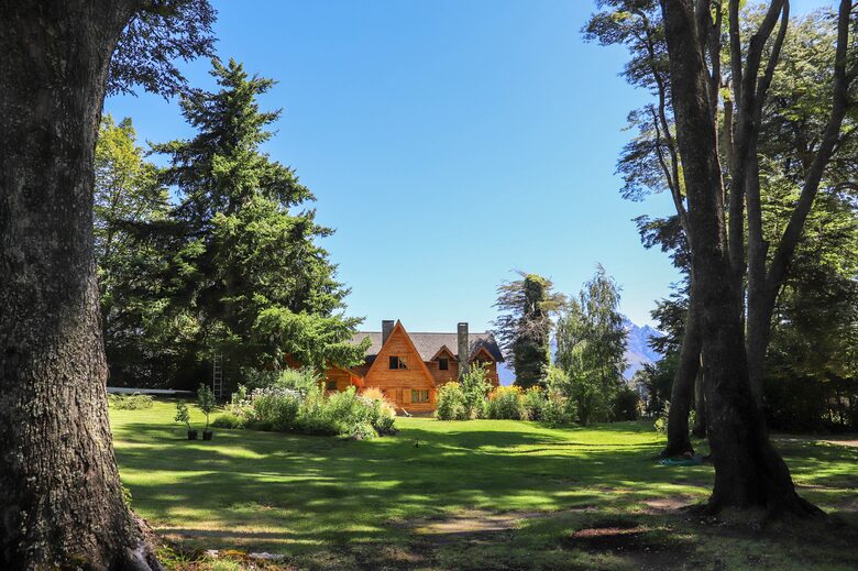 Argentinian Amazement with Boundless Access to Nature and Close to Catedral Skiing! - Bariloche, Argentina