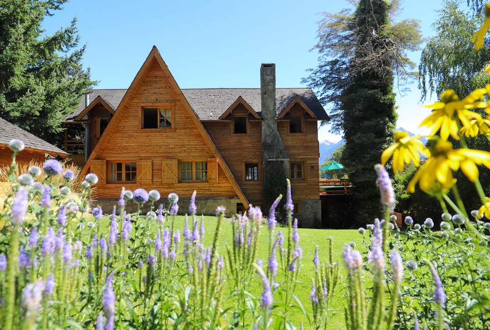 Argentinian Amazement with Boundless Access to Nature and Close to Catedral Skiing! - Bariloche, Argentina