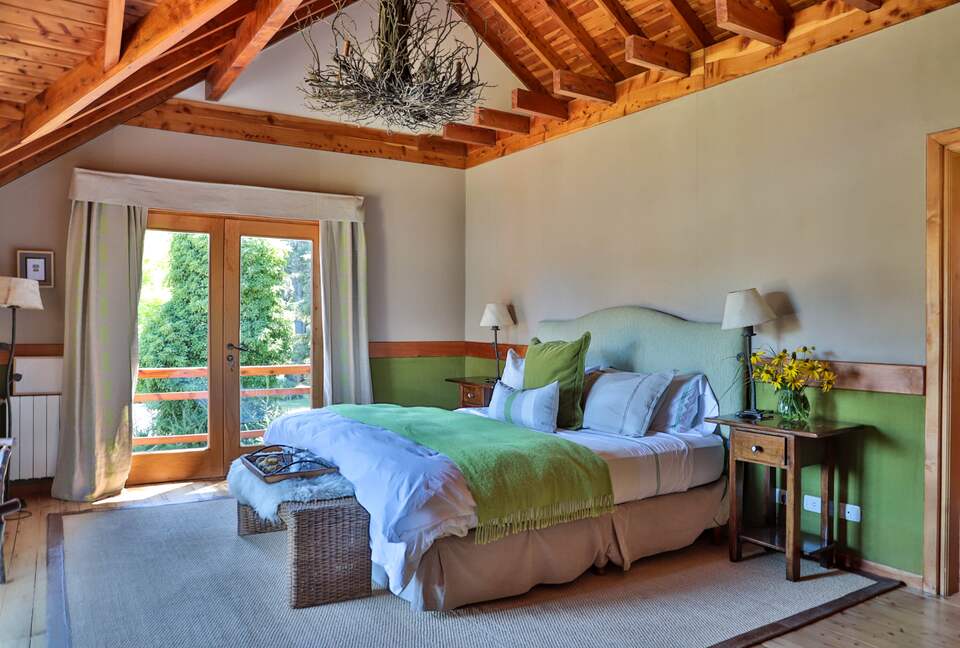 Argentinian Amazement with Boundless Access to Nature and Close to Catedral Skiing! - Bariloche, Argentina