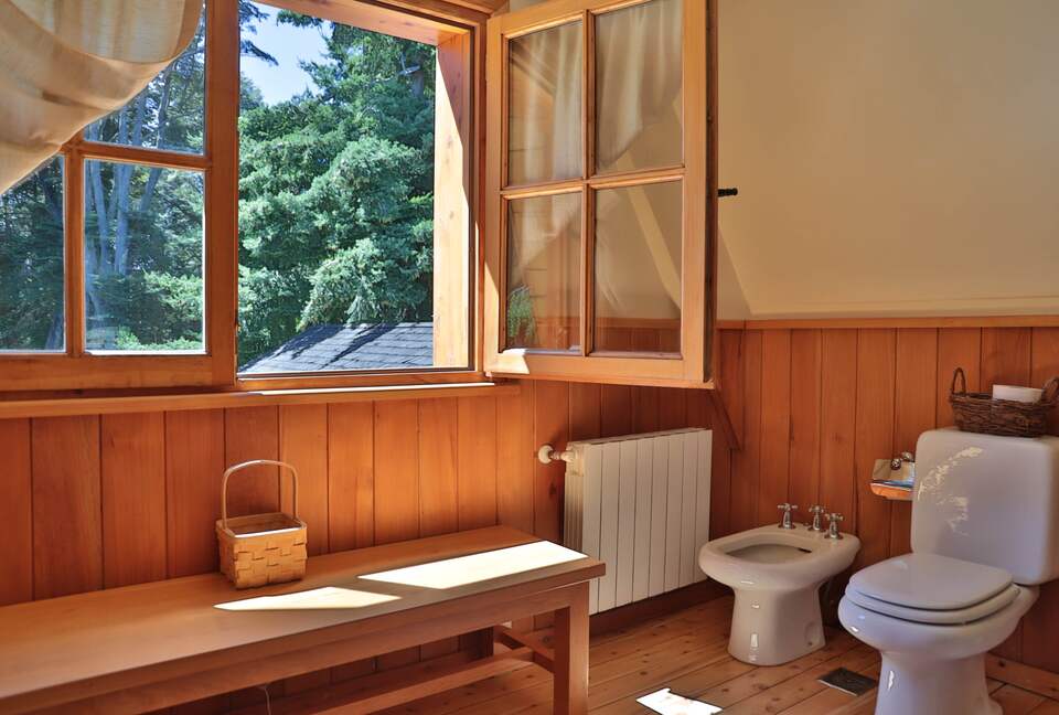 Argentinian Amazement with Boundless Access to Nature and Close to Catedral Skiing! - Bariloche, Argentina