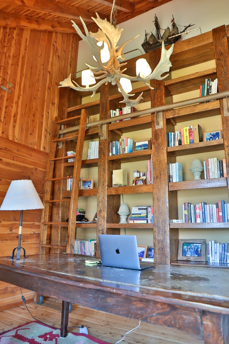 Argentinian Amazement with Boundless Access to Nature and Close to Catedral Skiing! - Bariloche, Argentina