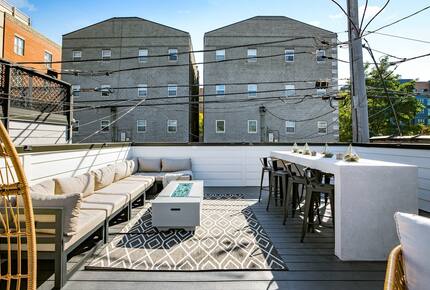 Urban Sophistication with Private Outdoor Living - Chicago, Illinois