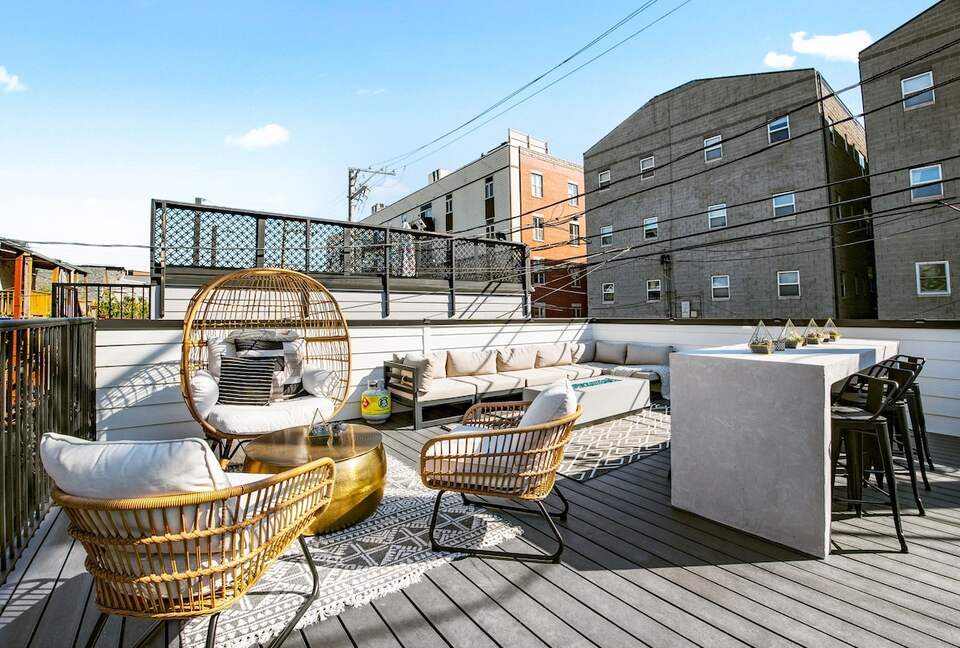 Urban Sophistication with Private Outdoor Living - Chicago, Illinois
