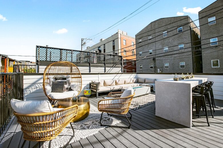 Urban Sophistication with Private Outdoor Living - Chicago, Illinois