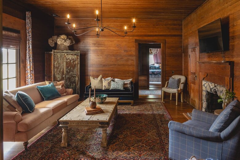 Charmed by History | A Pair of Thoughtfully Restored Retreats - Loganville, Georgia